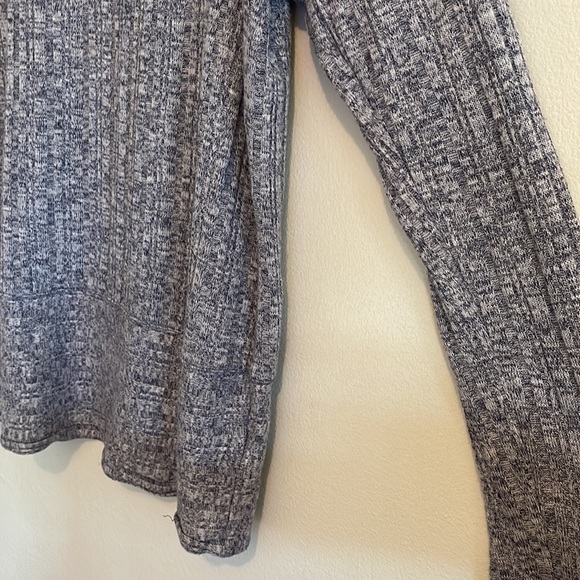 Anthropologie Sweater ✨ Size Large Long Sleeve Cowl Neck // Gray - Picture 10 of 11